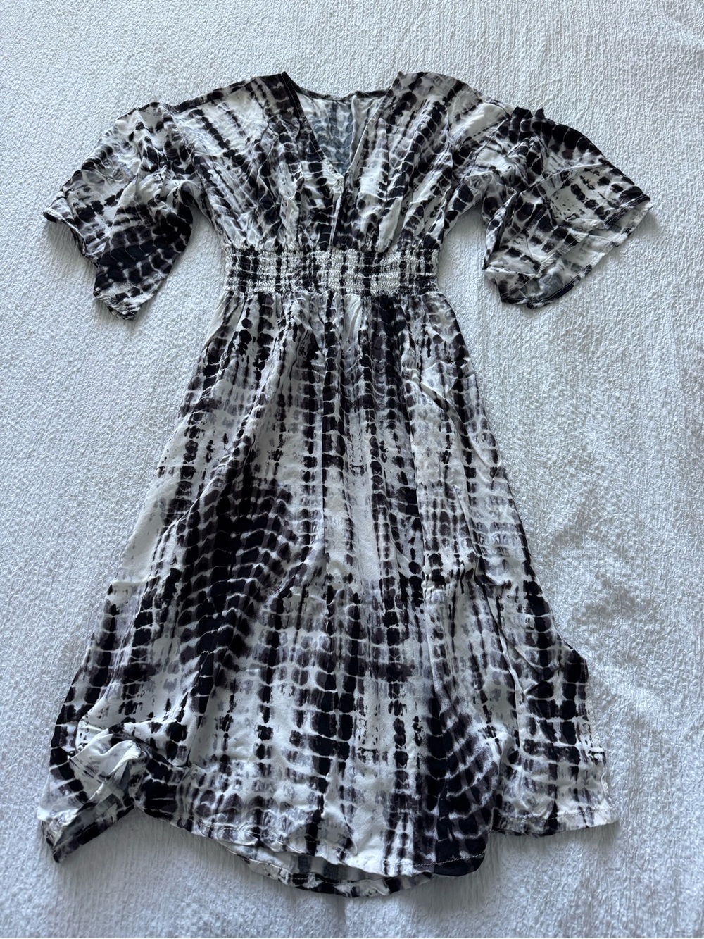 Black & White Tie-Dye V-Neck Midi Dress